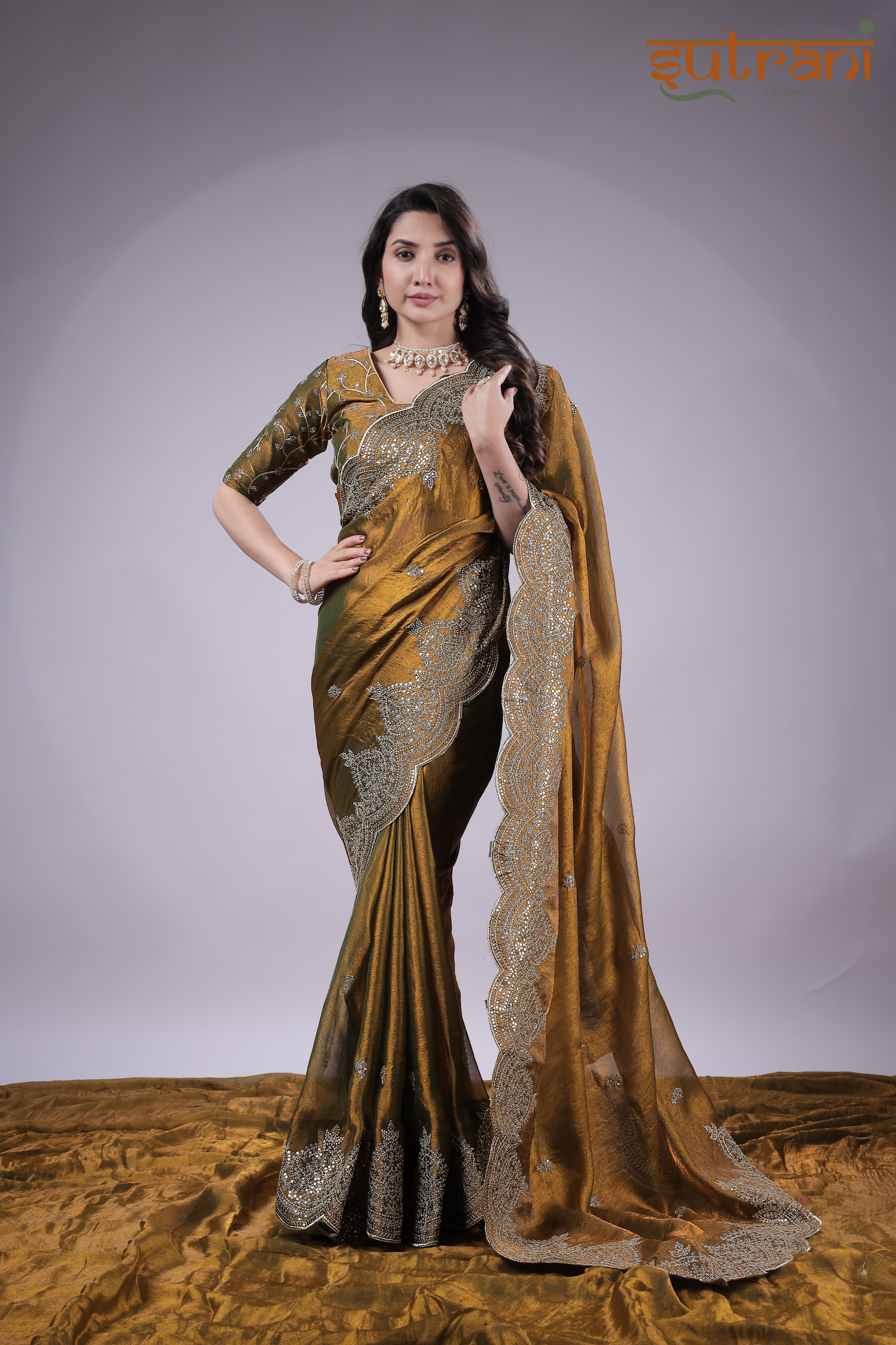 Sutrani Gold Mehfil – Reception Ready Luxury Saree