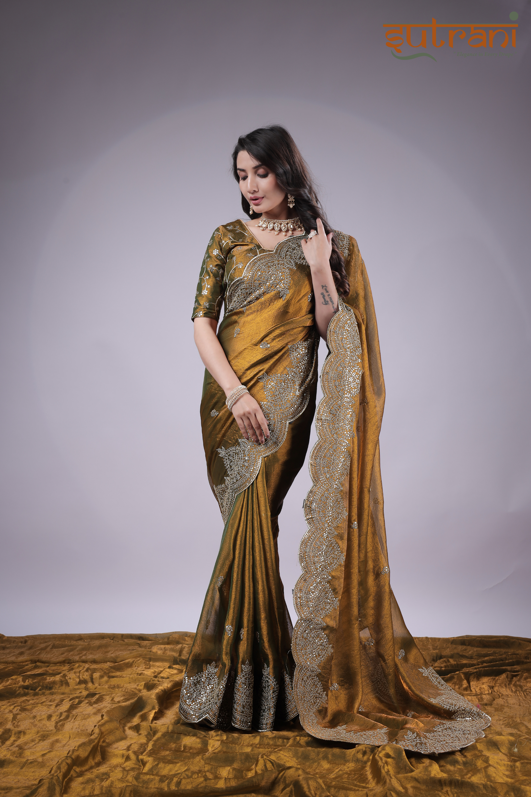 Sutrani Gold Mehfil – Reception Ready Luxury Saree