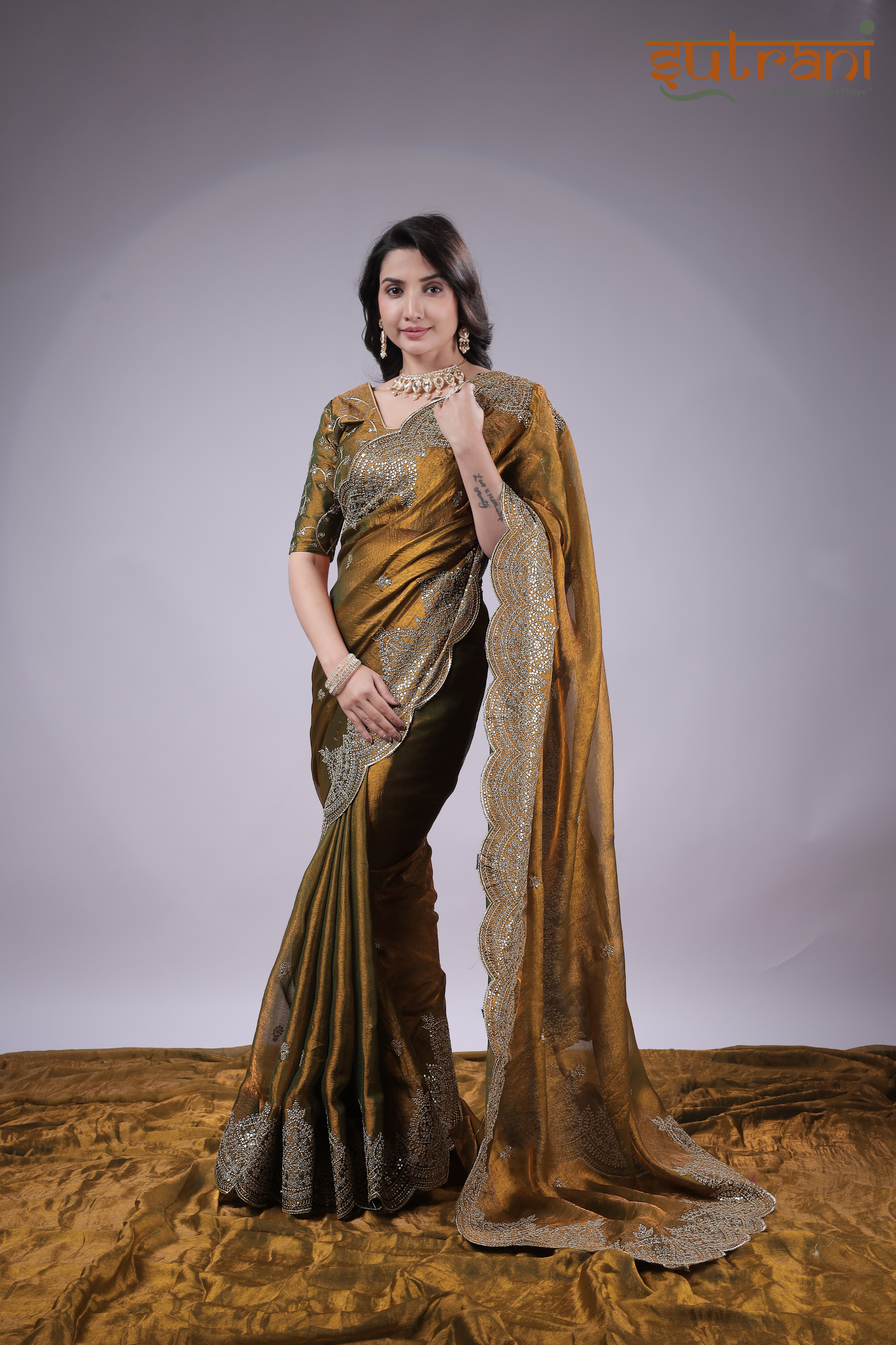 Sutrani Gold Mehfil – Reception Ready Luxury Saree